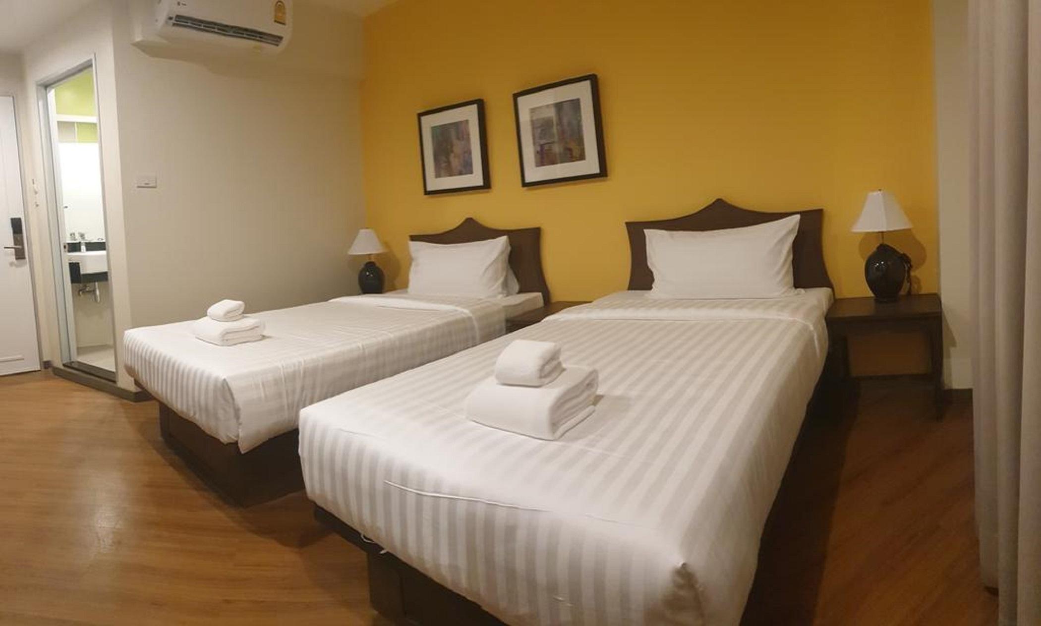 Vinary Hotel Sukhumvit Бангкок Экстерьер фото