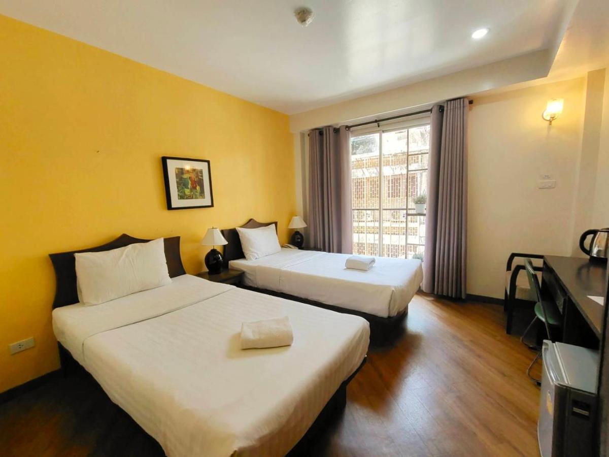 Vinary Hotel Sukhumvit Бангкок Экстерьер фото