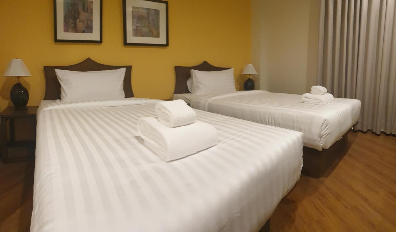 Vinary Hotel Sukhumvit Бангкок Экстерьер фото