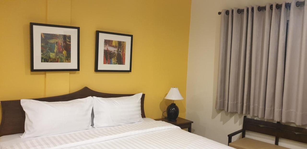 Vinary Hotel Sukhumvit Бангкок Экстерьер фото